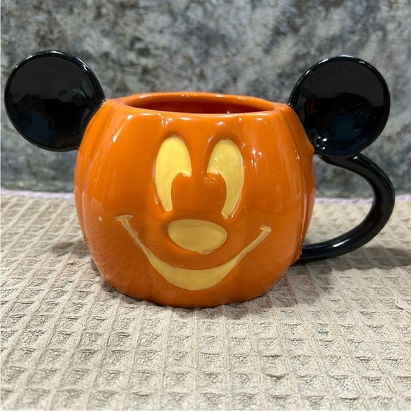 NWT Disney Mickey Mouse Jack O Lantern Halloween Mug - Picture 1 of 2